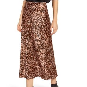 ! HP ! NWOT Something Navy cheetah midi slip skirt
